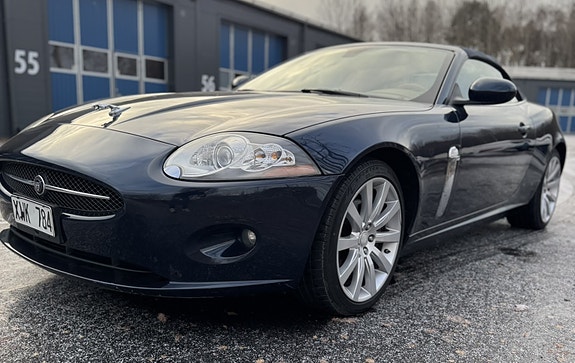 Jaguar XK 2 of 5