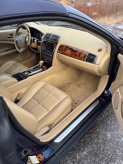 Jaguar XK 6 of 12