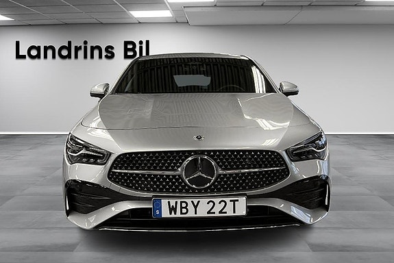 Mercedes-Benz CLA200 2 of 5