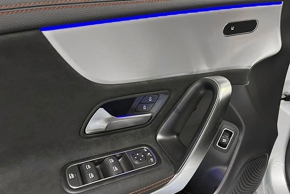 Mercedes-Benz CLA200 18 of 19