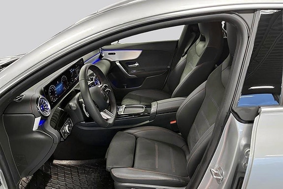 Mercedes-Benz CLA200 8 of 19