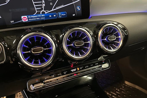 Mercedes-Benz CLA200 13 of 19