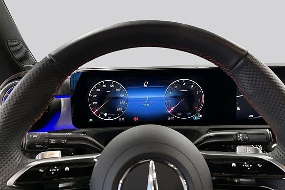 Mercedes-Benz CLA200 10 of 19