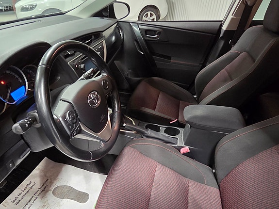 Toyota Auris 6 of 11