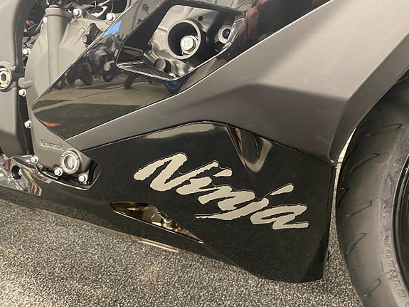 Kawasaki Ninja ZX-4R "Fabriksny hoj för omgående leverans" 8 of 9