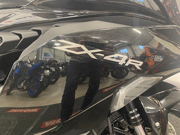 Kawasaki Ninja ZX-4R "Fabriksny hoj för omgående leverans" 7 of 9