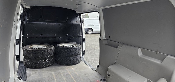 Volkswagen Transporter 13 of 22