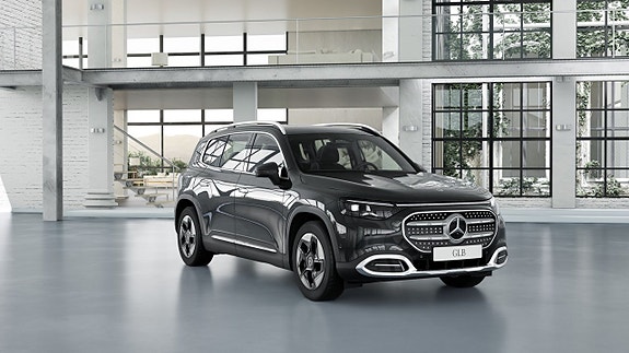 Mercedes-Benz GLB250+ 2 of 7