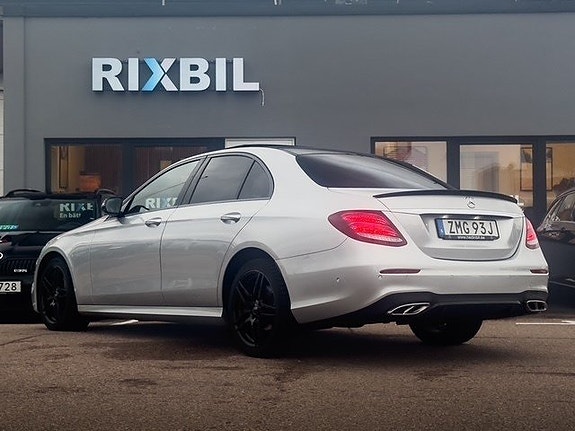 Mercedes-Benz E220 d 2 of 5