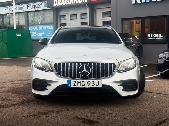 Mercedes-Benz E220 d 3 of 5