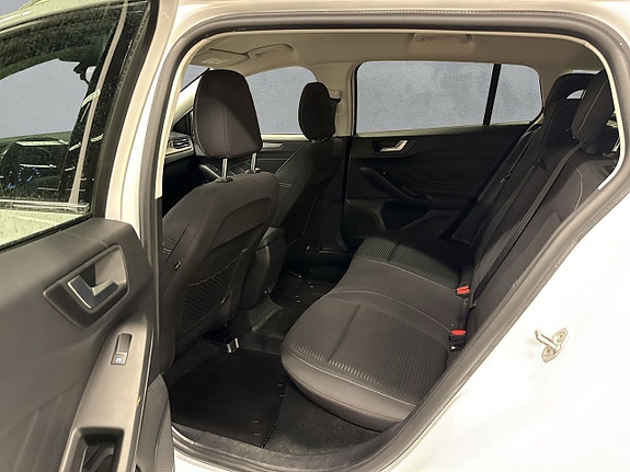 Ford Focus 12 of 28
