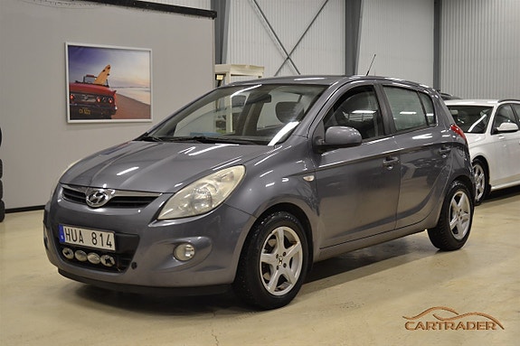 Hyundai i20 2 of 5
