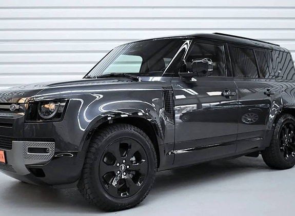 Land Rover Defender 110 3 of 5