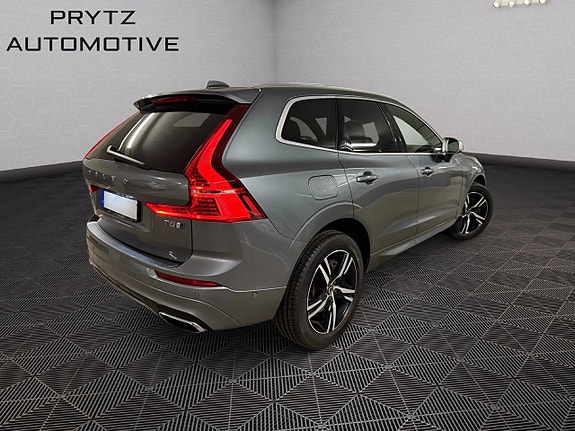 Volvo XC60 2 of 5