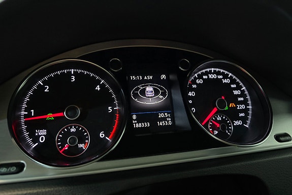 Volkswagen Passat Alltrack 16 of 23