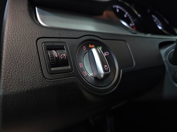 Volkswagen Passat Alltrack 14 of 23