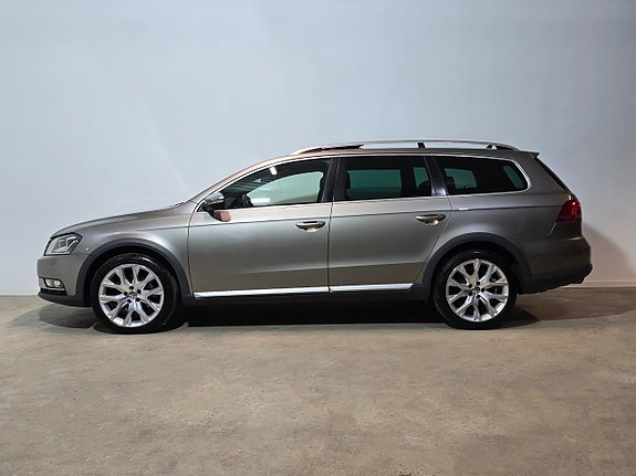 Volkswagen Passat Alltrack 4 of 5