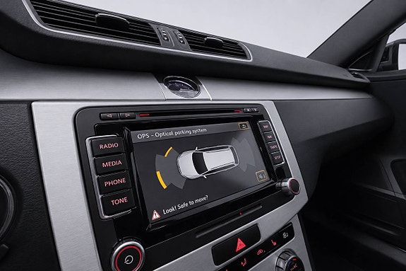 Volkswagen Passat Alltrack 18 of 23
