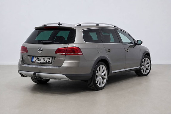 Volkswagen Passat Alltrack 8 of 23