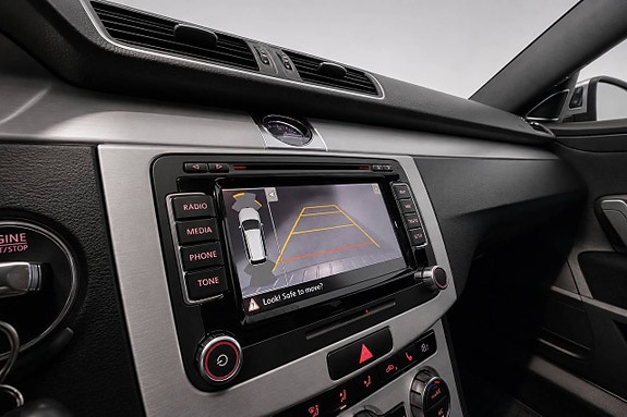 Volkswagen Passat Alltrack 19 of 23