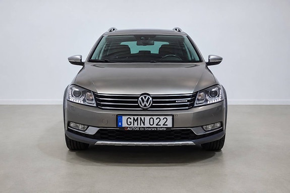 Volkswagen Passat Alltrack 3 of 23