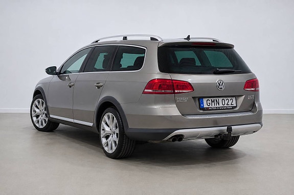 Volkswagen Passat Alltrack 5 of 23