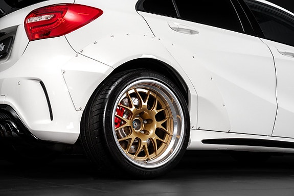 Mercedes-Benz A45 6 of 29