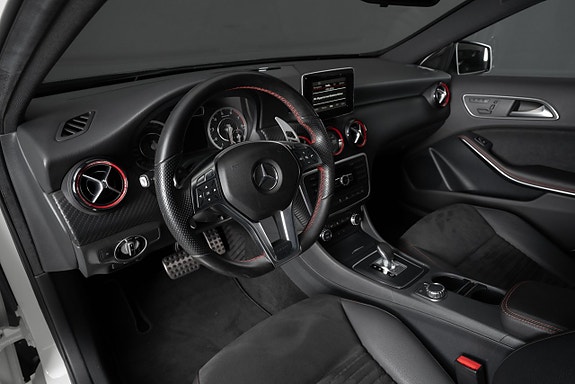 Mercedes-Benz A45 14 of 29