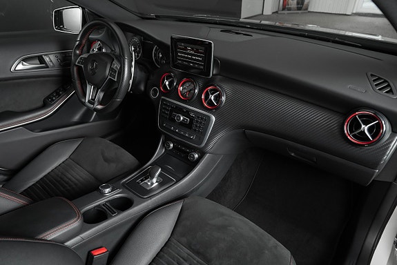 Mercedes-Benz A45 9 of 29