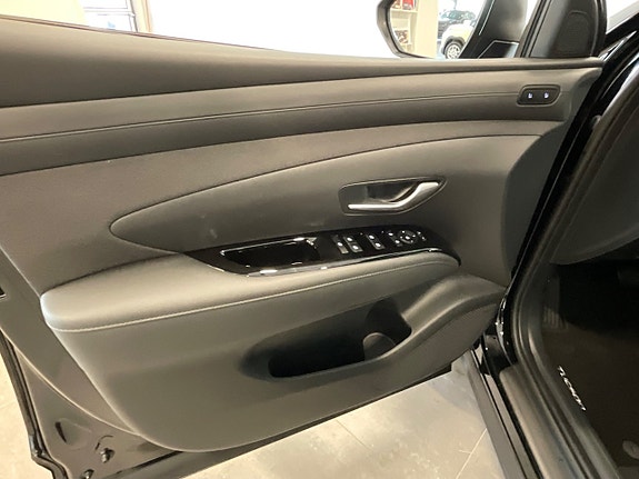 Hyundai Tucson 23 of 30