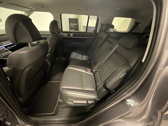 Hyundai Santa Fe 25 of 25