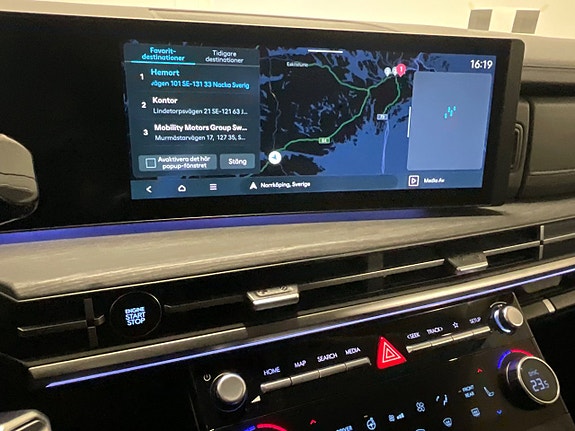 Hyundai Santa Fe 16 of 25