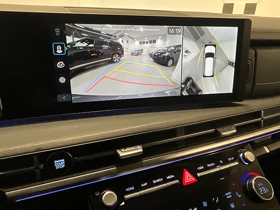 Hyundai Santa Fe 18 of 25