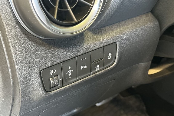 Hyundai Kona 11 of 13