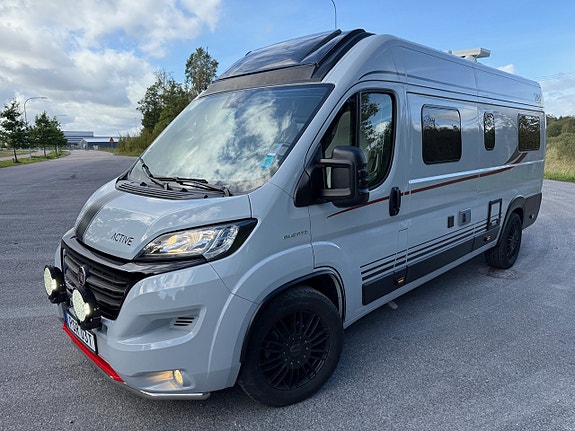 Bürstner 2xAC via Litiumbatt. 560Ah. Inv.2000W.