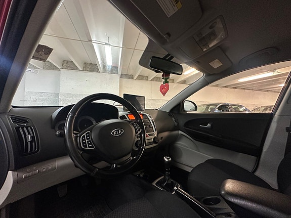 Kia Ceed 6 of 12