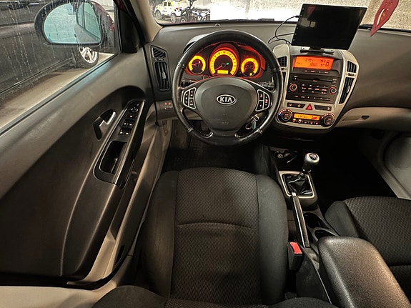 Kia Ceed 10 of 12
