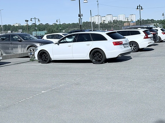Audi A6 4 of 5