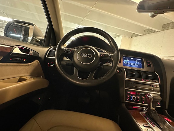 Audi Q7 25 of 30