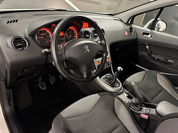 Peugeot 308 13 of 15