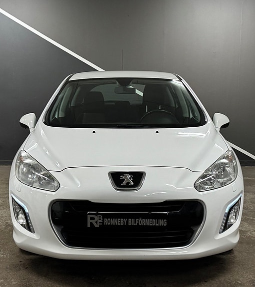 Peugeot 308 2 of 15