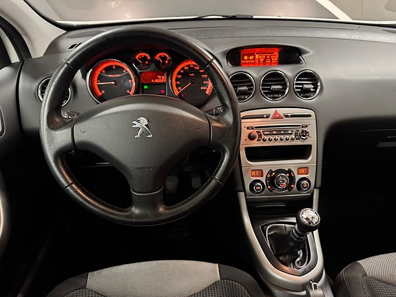 Peugeot 308 7 of 15