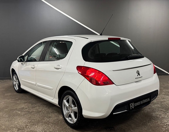 Peugeot 308 5 of 15
