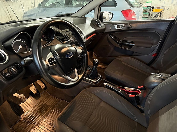 Ford Fiesta 6 of 11