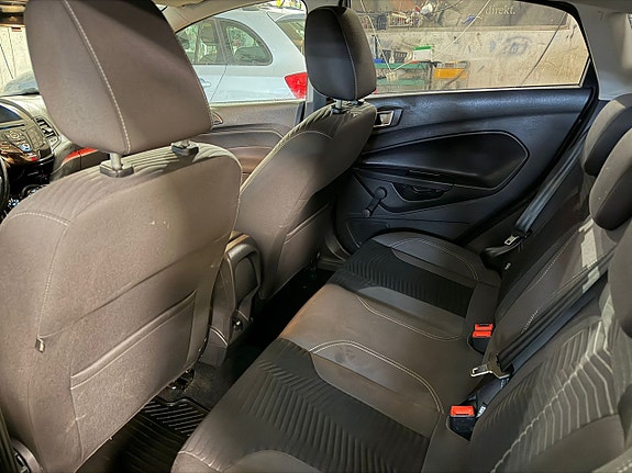 Ford Fiesta 8 of 11