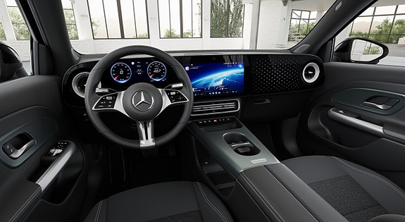 Mercedes-Benz GLB250+ 4 of 5