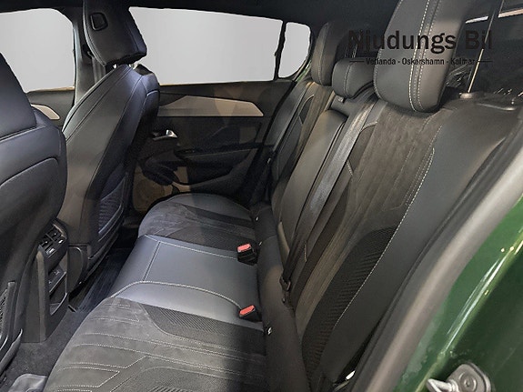 Peugeot 308 7 of 9