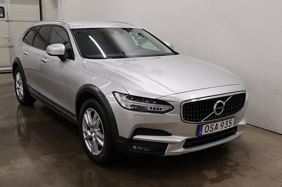 Volvo V90 Cross Country 4 of 5