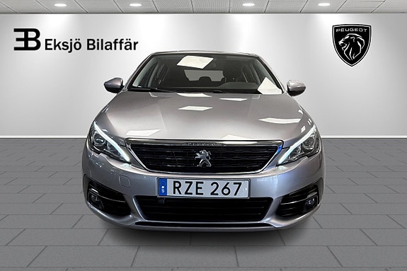 Peugeot 308 2 of 5