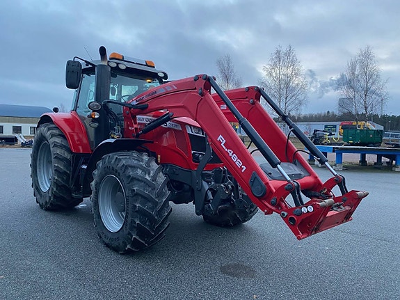 Massey Ferguson 7718 S med frontlyft, PTO och lastare